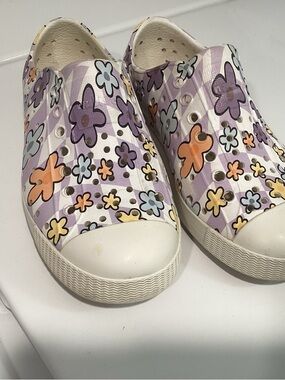 Girls' Native Purple Floral Slip-On Sneakers Kids size 11